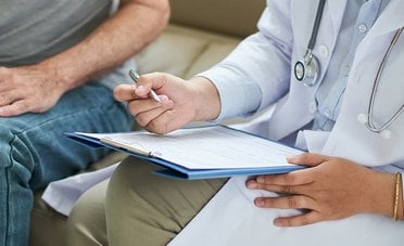 Esonero da visite fiscali per dipendenti pubblici e privati. Quando il medico non passa e si può uscire di casa