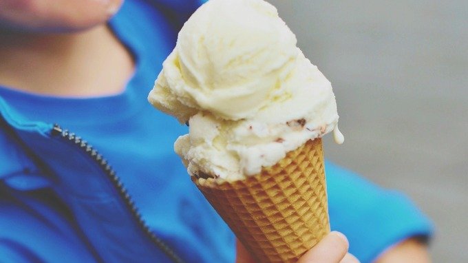 Questo lavoro fa guadagnare €5.000 al mese per mangiare biscotti e gelato