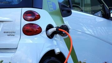 Bonus colonnine auto elettriche 2024, online l'elenco dei beneficiari