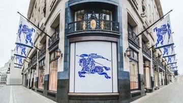 Burberry in crisi. Stop al dividendo, cambia il CEO. Cosa succede?