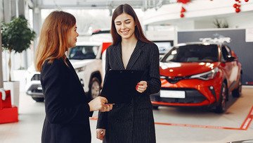 Auto, per acquistare un mezzo nuovo ci vuole un anno di stipendio