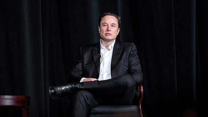 L'AI di Elon Musk si evolve con Grok Studio, cosa si può fare e quando arriva