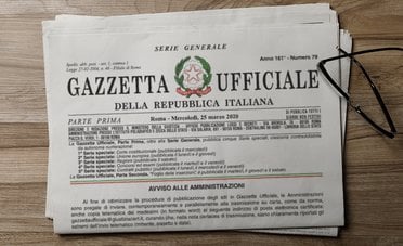 Concorso segretario parlamentare con stipendio da €50.000. Bando, requisiti e come candidarsi