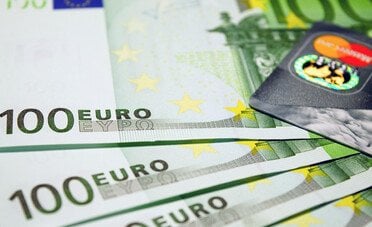 Interessi annui al 6,3% e yield al 6,76% sul bond in euro 2030 e cedole ogni 3 mesi 
