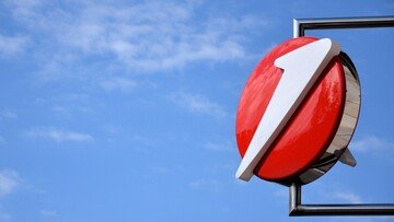 UniCredit-Commerzbank: Orlopp dice nein, Orcel si copre dal rischio titolo