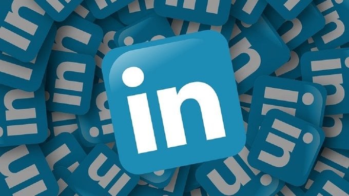 LinkedIn, i dati di 500 milioni di utenti in vendita sul web: come difendersi