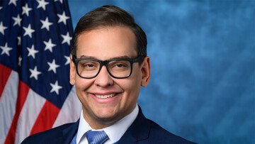 Chi è e cosa ha fatto George Santos, il deputato americano che è stato incriminato