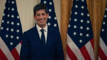 La Fed non tocca i tassi, ma rialzi inevitabili? Rally petrolio rinfocola ansia inflazione, parla Warsh. DIRETTA