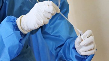 Stop tamponi, green pass e quarantena: il governo Meloni cancella la pandemia