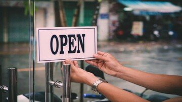 Cosa si intende per open innovation: la teoria di Chesbrough