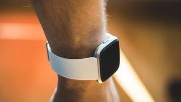 Fitbit Air, come funziona e quanto costa il nuovo fitness tracker di Google