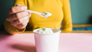 A 42 anni lascia tutto per aprire una gelateria. Ora fattura 2,8 milioni all'anno