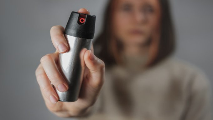 È legale lo spray al peperoncino?