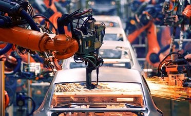 Azioni Stellantis e Volkswagen, la sfida del risanamento. Perché la Borsa premia solo chi taglia davvero