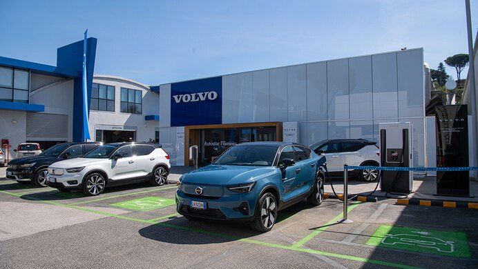 Inaugurata a Roma la prima colonnina ultrafast by Volvo Cars 