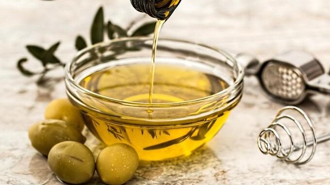 Olio extravergine d'oliva presto introvabile nei supermercati? 