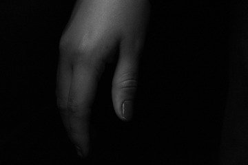 Femminicidio: in Italia 1 donna muore ogni 3 giorni. I dati nel resto del mondo