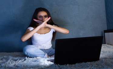 Reato di stalking, quando ci sono gli estremi e come denunciare