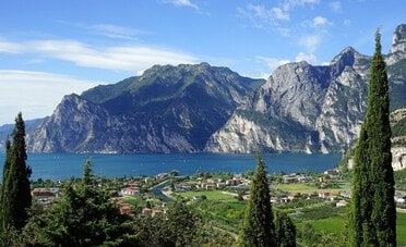 L'Italia celebra un raro evento naturale sul Lago di Garda