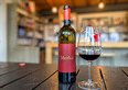 Il Merlot, il fratello «morbido» del Cabernet. Perché il vitigno più diffuso al mondo è anche il più incompreso