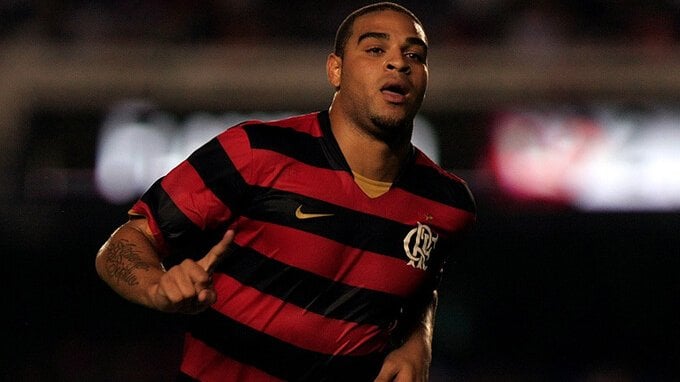 Che fine ha fatto Adriano? Cosa fa oggi l'ex calciatore: la sua incredibile storia