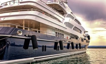 Un superyacht da 19 milioni di euro affonda per un banale errore (VIDEO)