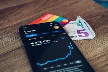 Perché l'inflazione penalizza specialmente le donne: la risposta di Revolut