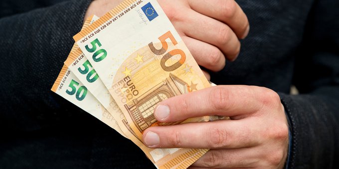 Bonus 200 e 150 euro pagati per errore, pensionati e dipendenti devono restituirlo: ecco perché