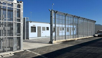 Quanto ci è costato portare 16 migranti in Albania (meglio non saperlo)