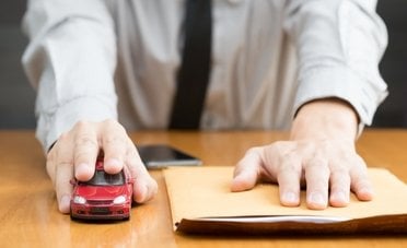 Milano ti paga se lasci l'auto a casa. Il nuovo piano del Comune a sostegno dell'ambiente