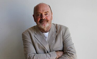 Scomparso Adriano Goldschmied, il “padrino del denim” dietro i brand Diesel e Replay