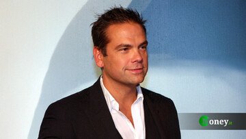 Chi è Lachlan Murdoch, l'erede dell'impero mediatico di Rupert Murdoch che vale $3,3 miliardi