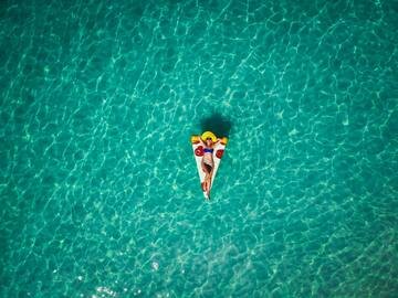 Casa gratis e stipendio da 2.100 euro al mese. Questa cittadina sulla spiaggia offre lavoro a tempo indeterminato