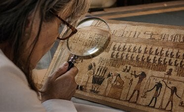 1 milione di dollari a chi aiuterà a leggere i papiri di 2.000 anni fa