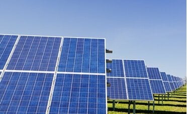 Ecco perchè il governo ha tagliato i fondi alle Comunità Energetiche