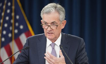 Tassi in calo e QT in uscita: la Fed si avvicina al tasso neutrale