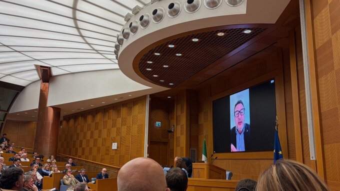 Meno Ferrari elettriche e più carburante, la rivolta di Salvini contro l'UE. “Pronti a fare da soli”