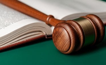 Curriculum falso, quando si rischia licenziamento e risarcimento nel pubblico e nel privato