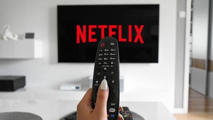 Condividere account Netflix è legale? Ecco come fare e quando è vietato