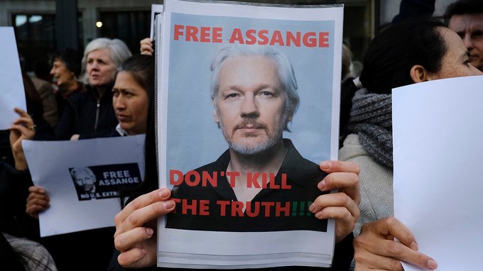 Perché quello contro Julian Assange è un processo politico