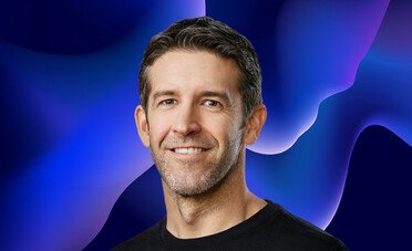 Chi è e quanto guadagna John Ternus, il nuovo CEO di Apple dopo Tim Cook