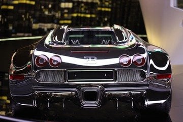 Superbollo 2026, come funziona e quando si paga l'addizionale erariale