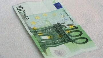 Bonus energia €100 al posto del taglio delle accise, il governo valuta un nuovo aiuto