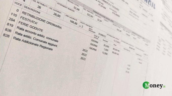 La busta paga va firmata? Ecco cosa rischi se non lo fai