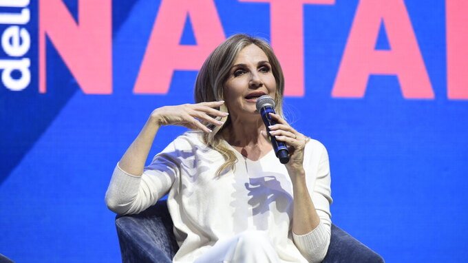 Quanto guadagna Lorella Cuccarini? Biografia e carriera della co-conduttrice di Sanremo 2024