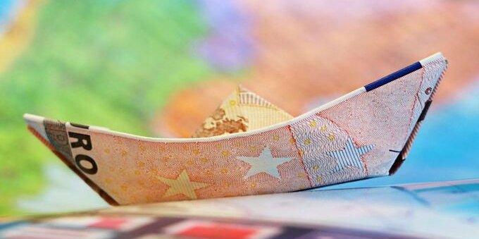 Eur/Usd: quotazioni proseguono la discesa, come impostare l'operatività?