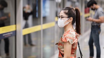 Una nuova variante Covid si sta diffondendo rapidamente. Allarme per una nuova ondata epidemica