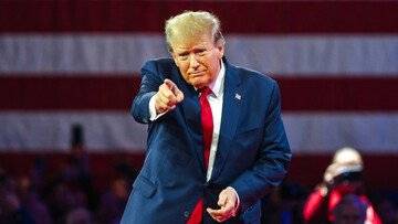 Donald Trump vuole “riaprire il Mare del Nord” e scambiare le turbine eoliche con le torri di trivellazione 