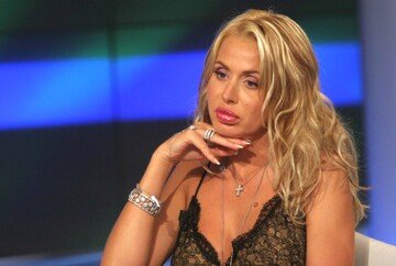 Valeria Marini, il dramma della madre: “Così abbiamo perso 350.000 euro”