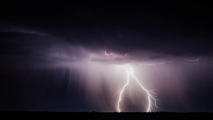 Tempesta Debi in Italia, allerta meteo in queste Regioni tra bombe d'acqua e neve